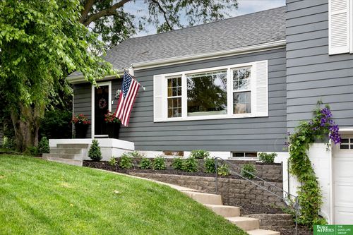 452 S 85th St, Omaha, NE, 68114-4202 | Card Image
