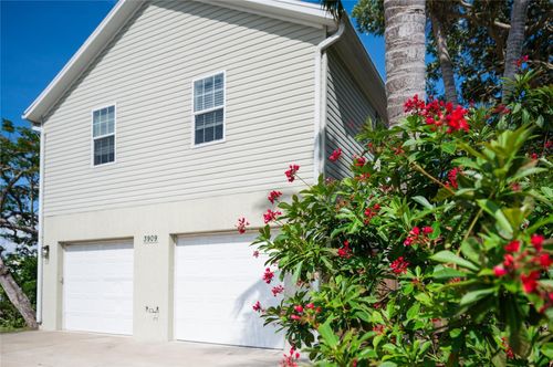 3909 117th St W, Bradenton, FL, 34210-1028 | Card Image