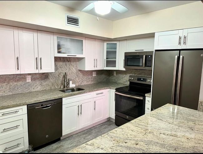 B611 - 2150 Sans Souci Blvd, Condo with 2 bedrooms, 2 bathrooms and null parking in North Miami FL | Image 23