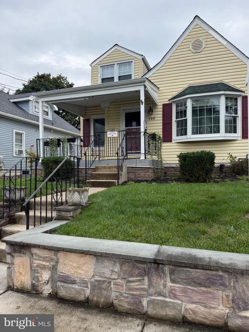 135 Osborne Ave, MORRISVILLE, PA, 19067-1129 | Card Image