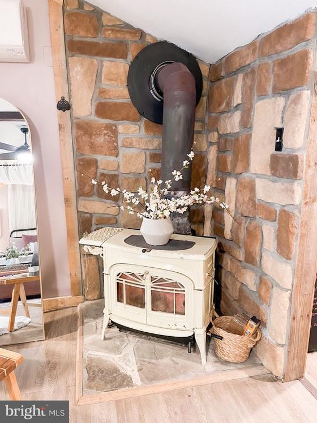 326 Preacher Ln, House other with 1 bedrooms, 1 bathrooms and null parking in Great Cacapon WV | Image 31