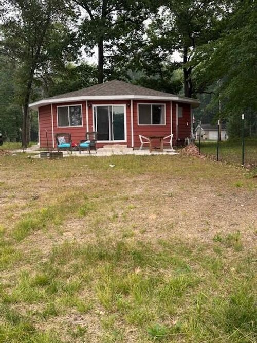3919 Lake Tahoe Trl, Lake, MI, 48632-8863 | Card Image