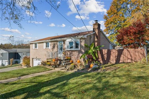 588 Carmelott St, North Huntingdon, PA, 15642-2557 | Card Image