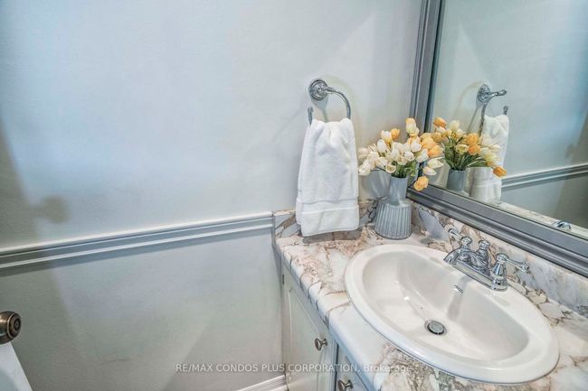 1681 Medallion Crt, House other with 5 bedrooms, 3 bathrooms and 4 parking in Mississauga ON | Image 18