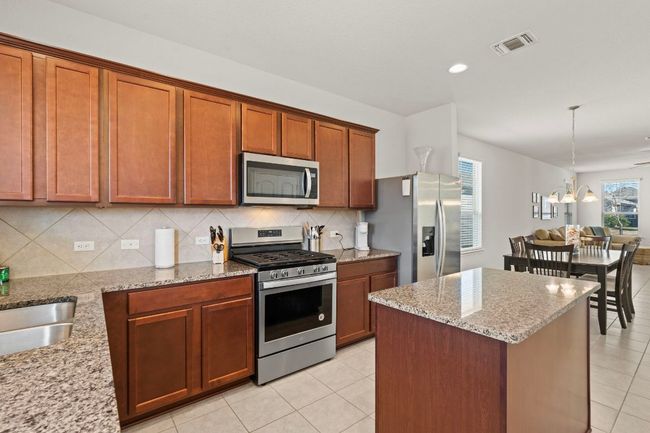 612 Reinhardt Blvd, House other with 3 bedrooms, 2 bathrooms and 2 parking in Georgetown TX | Image 7