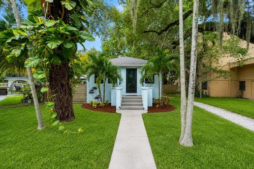 930 Ne 132nd St, North Miami, FL, 33161-4119 | Card Image