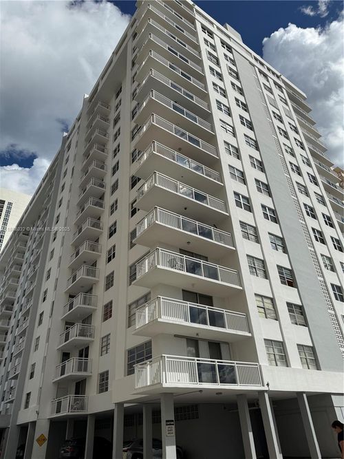 apt-201-1849 S Ocean Dr, Hallandale Beach, FL, 33009-4913 | Card Image