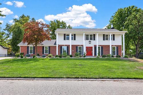12120 Hibler Dr, Creve Coeur, MO, 63141-6615 | Card Image