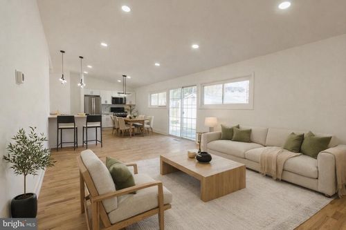 8206 Arrowhead Rd, BALTIMORE, MD, 21208-2209 | Card Image