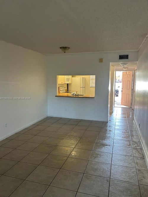 103-10425 Nw 8th St, Pembroke Pines, FL, 33026-3945 | Card Image