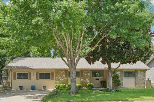 800 Shelmar Dr, Euless, TX, 76039-2526 | Card Image