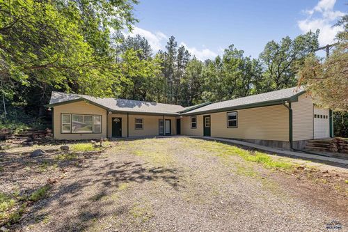 3910 Red Rock Canyon Rd, Rapid City, SD, 57702-4867 | Card Image