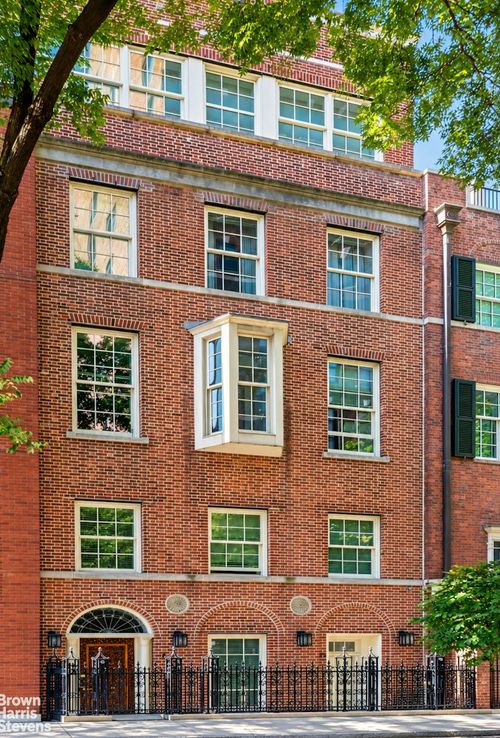 6 Sutton Square, New York City, NY, 10022 | Card Image