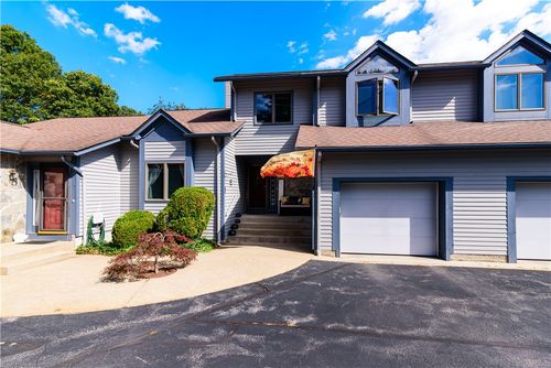 f2-18 Acorn Ct, South Kingstown, RI, 02879-1494 | Card Image