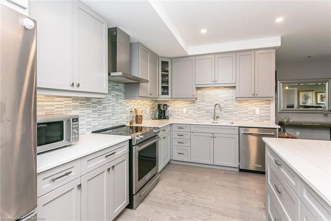 205 - 249 Grey Silo Rd, House attached with 2 bedrooms, 2 bathrooms and 1 parking in Waterloo ON | Image 21