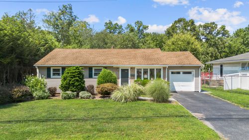 1124 Highland Ave, Waterbury, CT, 06708-4911 | Card Image