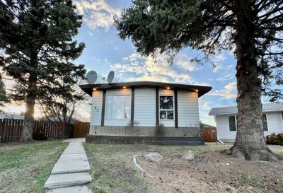 63 Margate Pl Ne, House detached with 3 bedrooms, 3 bathrooms and 2 parking in Calgary AB | Image 1