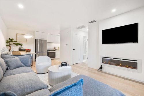 unit-203-2857 N Los Felices Rd, Palm Springs, CA, 92262-0637 | Card Image