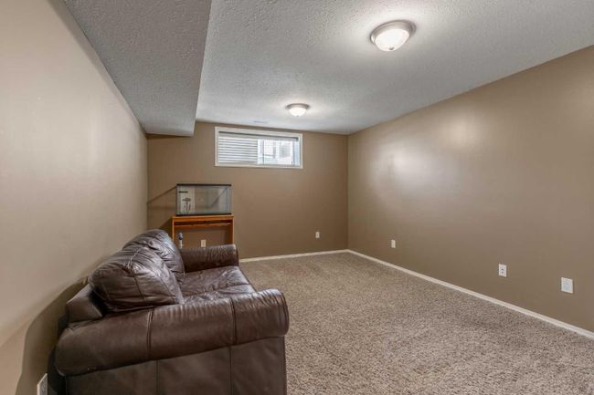 215 Heritage Court W, Home with 4 bedrooms, 2 bathrooms and 2 parking in Lethbridge AB | Image 25