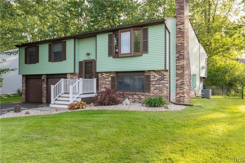 7588 Winterhaven Dr, Liverpool, NY, 13088-3624 | Card Image