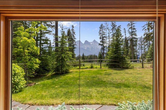 517 Silvertip Pointe, House other with 5 bedrooms, 5 bathrooms and 6 parking in Canmore AB | Image 35