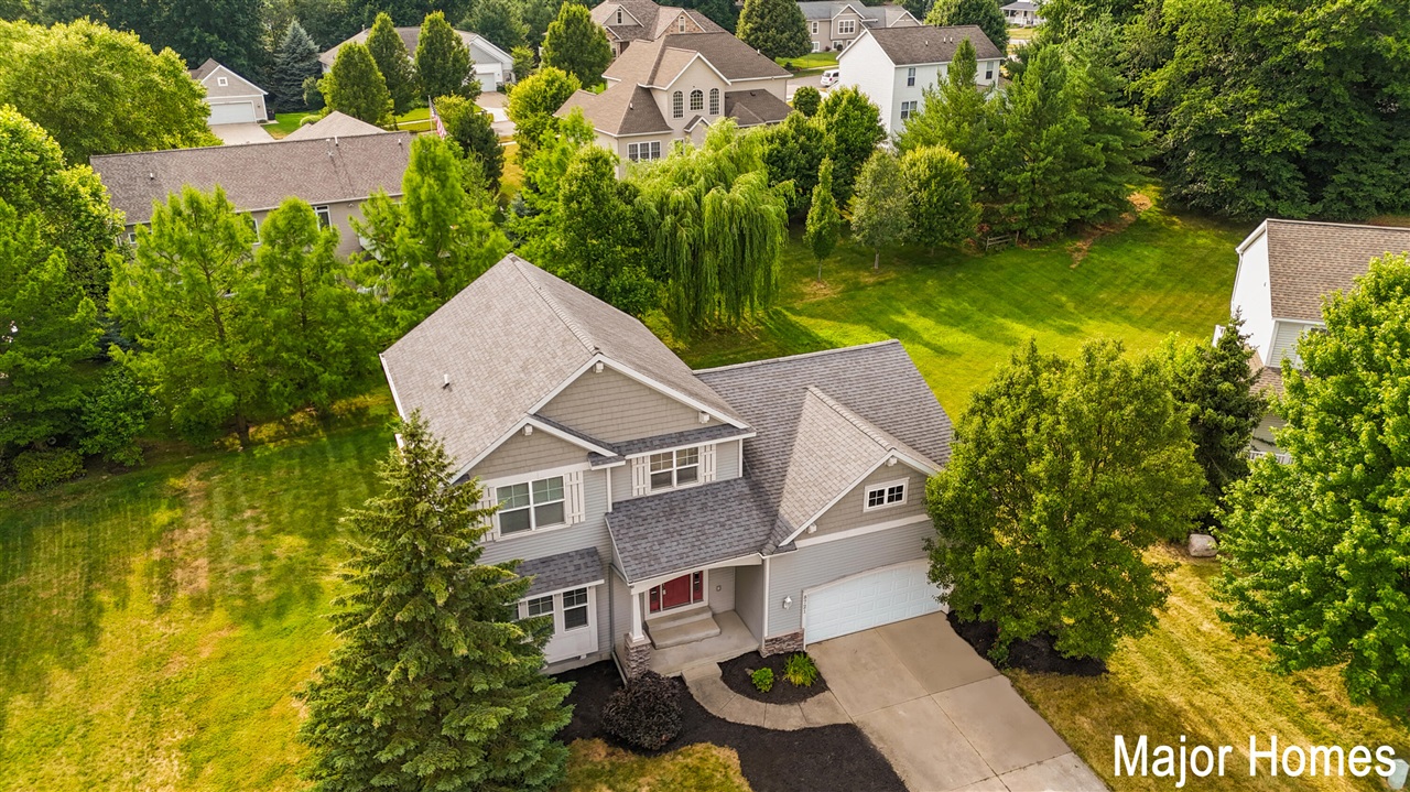 Hightree Ct, Byron Center, MI 49315