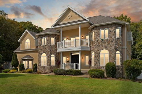 2 Bridle Path, Lynnfield, MA, 01940-2442 | Card Image