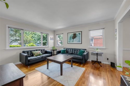 26612 82nd Ave, Glen Oaks, NY, 11004-1558 | Card Image