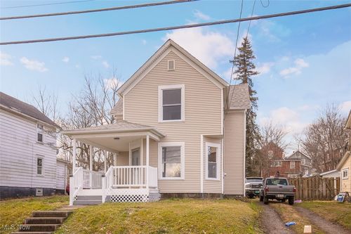 144 19th St Nw, Barberton, OH, 44203-7028 | Card Image