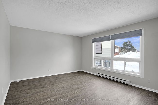 98 - 13C Woodvale Gn Crescent, Condo with 3 bedrooms, 2 bathrooms and null parking in South of Baseline to Knoxdale ON | Image 5