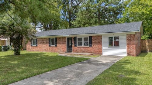 212 Gardenia St, Summerville, SC, 29483-3922 | Card Image