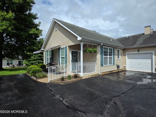 8 Fennel Ct, Manchester, NJ, 08759-5170 | Card Image