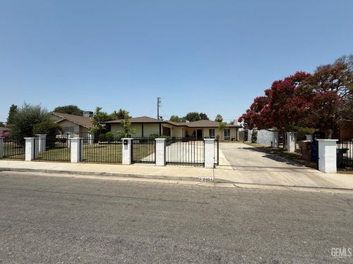 2404 Belvedere Ave, Bakersfield, CA, 93304-5431 | Card Image