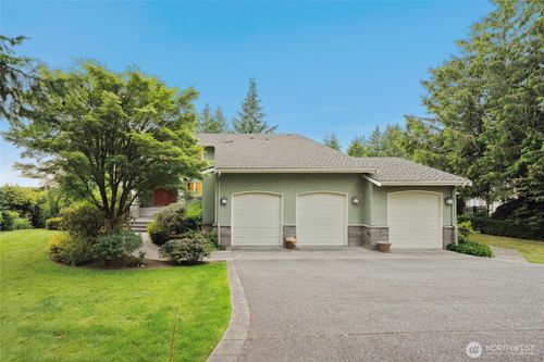20005 Ne 42nd St, Sammamish, WA, 98074-6103 | Card Image