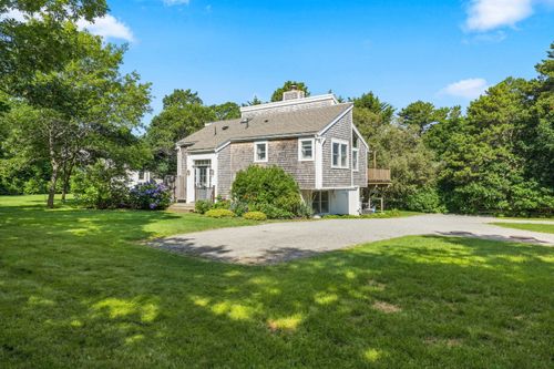 9 Chickawaukee St, Oak Bluffs, MA, 02557-6790 | Card Image