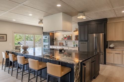 822 N Grandridge Ct, Salt Lake City, UT, 84103-3343 | Card Image