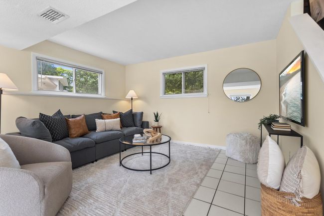 Comfortable living room | Image 7