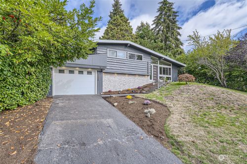 15602 Se 10th St, Bellevue, WA, 98008 | Card Image