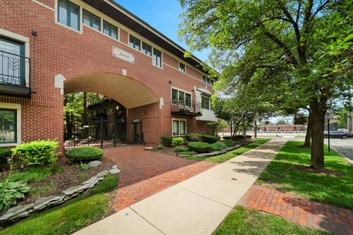 8e-2455 W Ohio St, Chicago, IL, 60612-1233 | Card Image