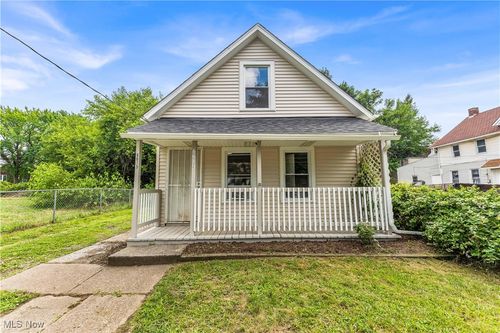 6615 Lawn Ave, Cleveland, OH, 44102-4105 | Card Image