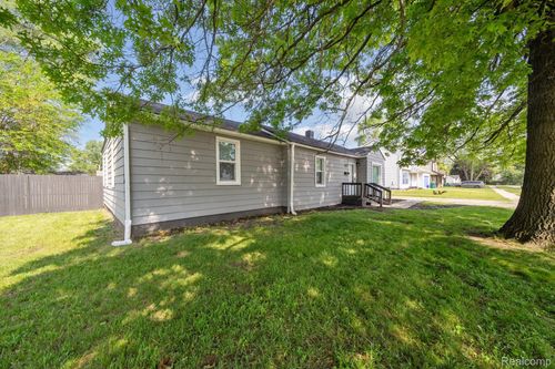 5932 Colorado St, Romulus, MI, 48174-1816 | Card Image
