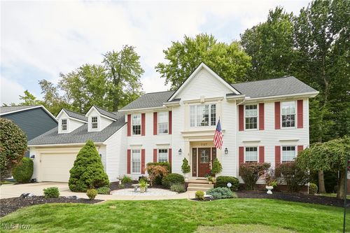 3127 Deercrest Path, Stow, OH, 44224-4789 | Card Image