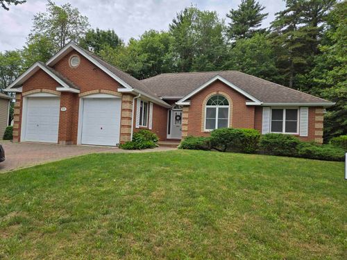 33 Ritcey Crt, Bridgewater, NS, B4V4A9 | Card Image