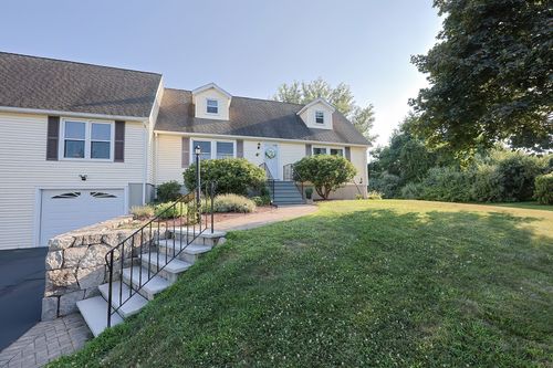 b-4 Megan Ct, Mendon, MA, 01756-1244 | Card Image