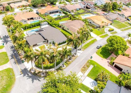 7345 N Oakmont Dr, Hialeah, FL, 33015-2020 | Card Image