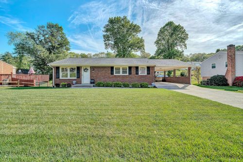 3026 Pebble Dr, Roanoke, VA, 24014-5313 | Card Image