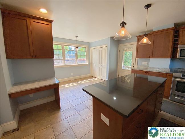 1111 Easton Rd, House other with 3 bedrooms, 2 bathrooms and null parking in Riegelsville PA | Image 6