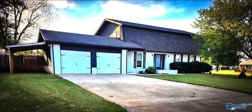 100 Hickory Dr, Muscle Shoals, AL, 35661-3024 | Card Image