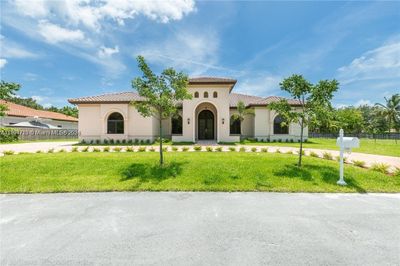 13555 Sw 106th Ave, House other with 5 bedrooms, 4 bathrooms and null parking in Miami FL | Image 3