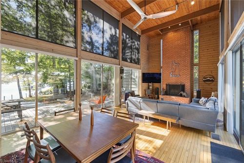 1112 Riverwood Dr, Lexington, NC, 27292-8860 | Card Image